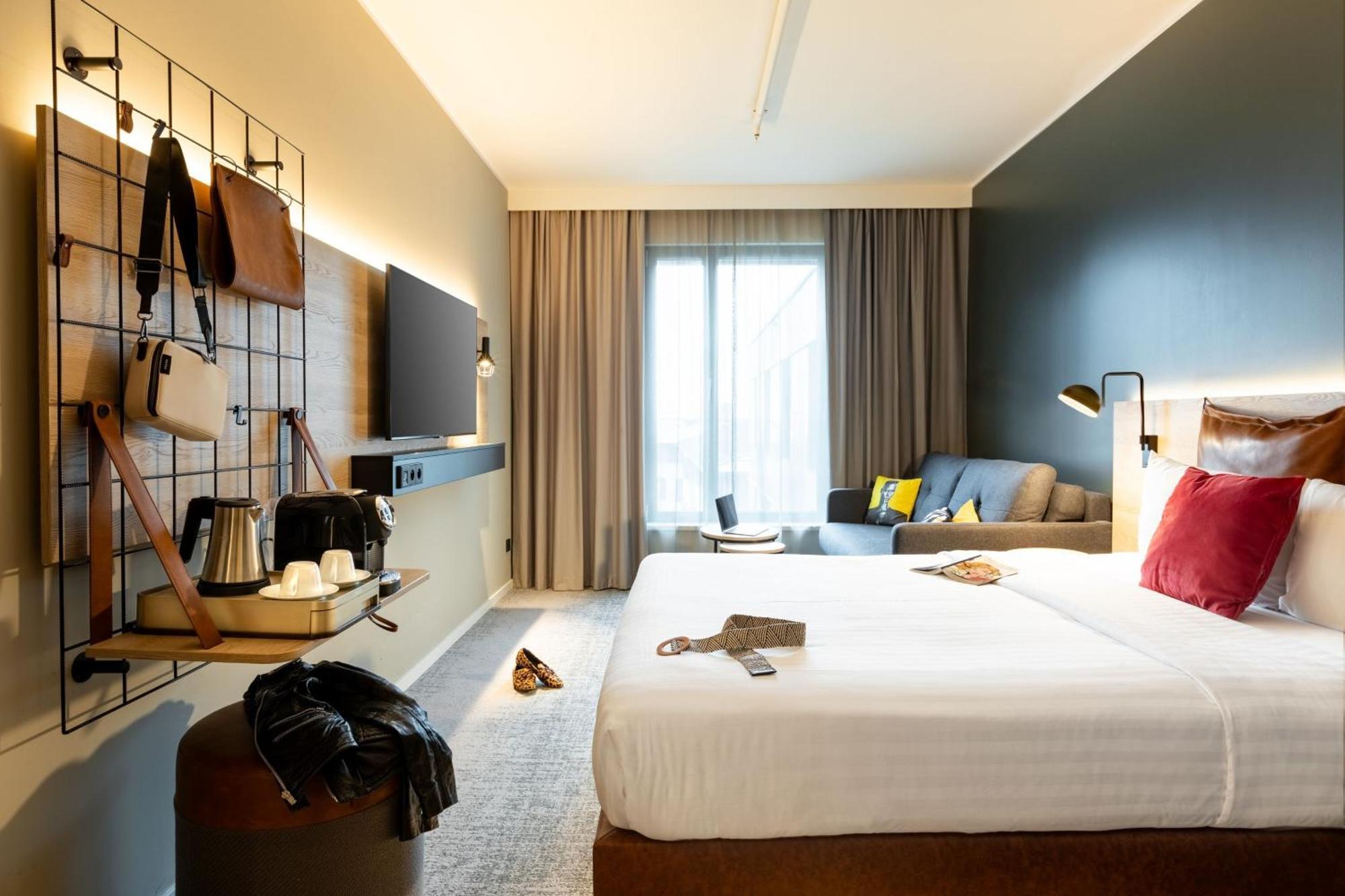 Moxy Paris Val D'Europe Hotel Монтеврен Екстериор снимка
