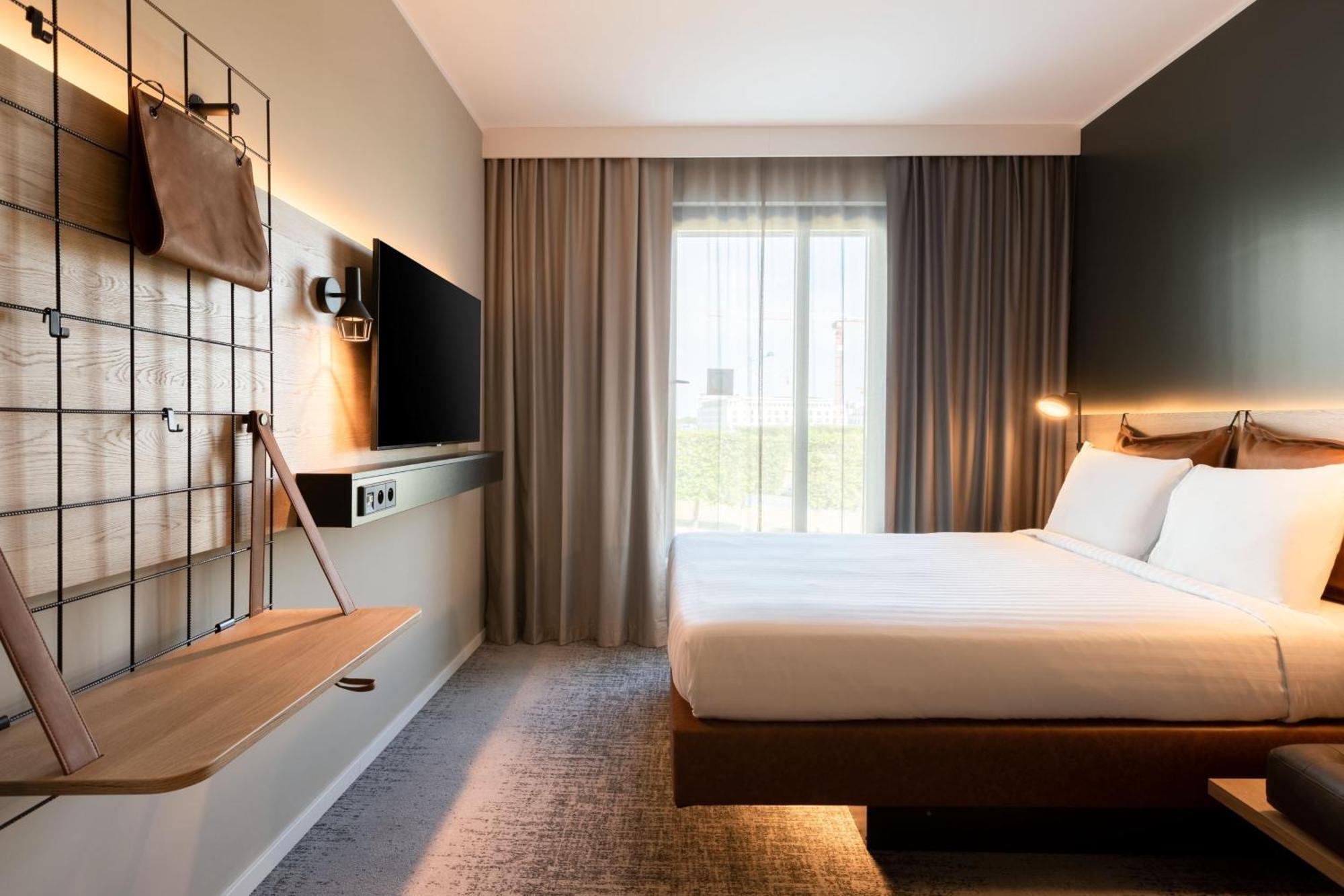 Moxy Paris Val D'Europe Hotel Монтеврен Екстериор снимка