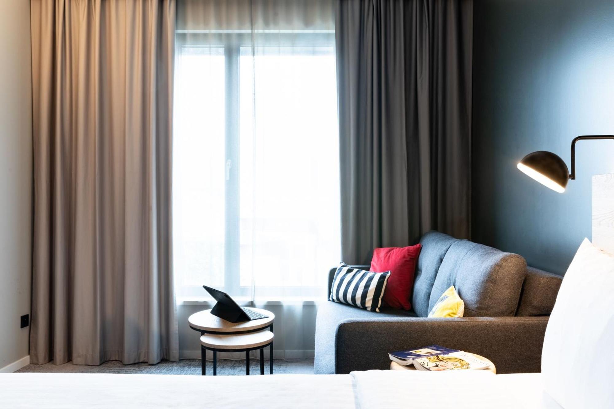 Moxy Paris Val D'Europe Hotel Монтеврен Екстериор снимка